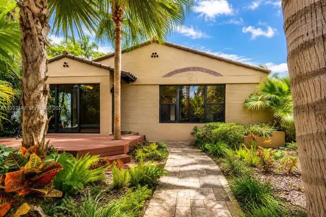 3-bedroom rental at 4230 Royal Palm Avenue, Miami Beach