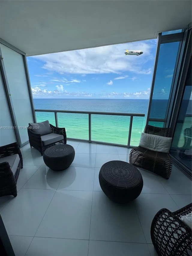1-bedroom rental at 17121 Collins Avenue #1906, Sunny Isles Beach