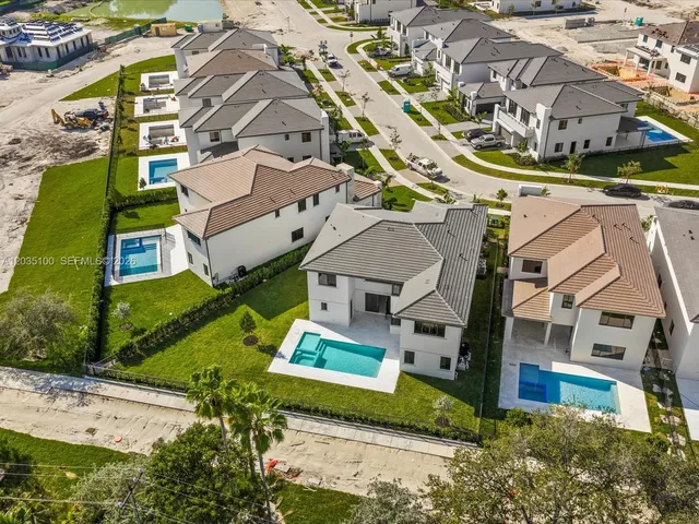 5-bedroom rental at 19701 NE 16th Place, Miami