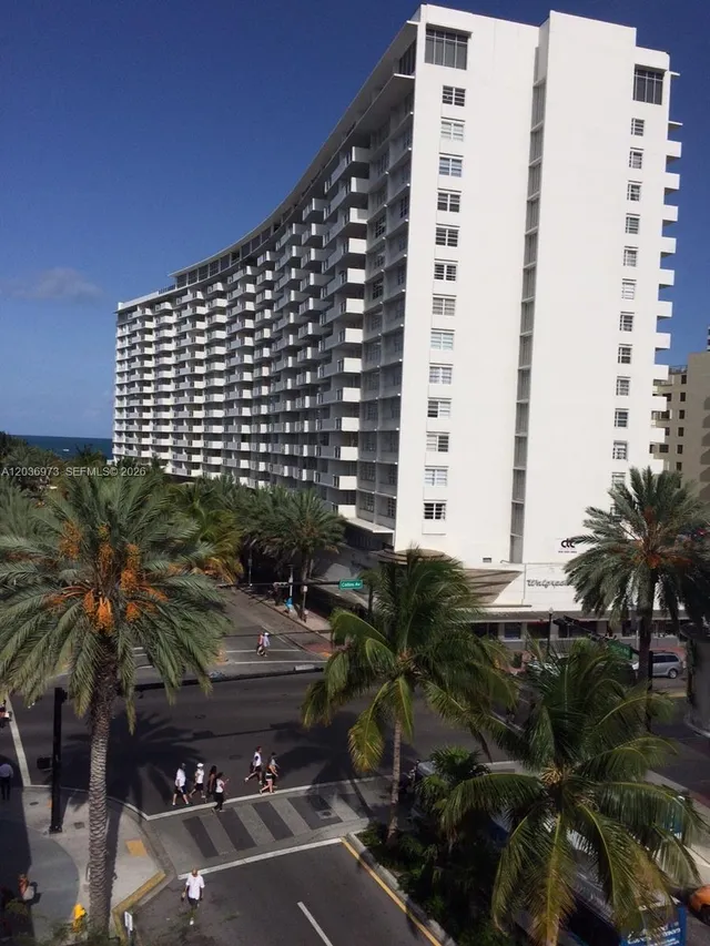 1-bedroom rental at 100 Lincoln Road #1001, Miami Beach