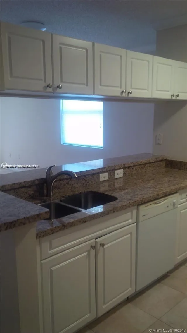 2-bedroom rental at 17125 N Bay Road #3113, Sunny Isles Beach