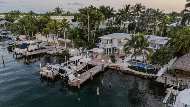 5-bedroom rental at 16 North Drive, Key Largo
