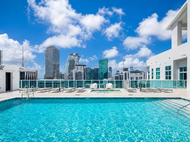 2-bedroom rental at 133 NE 2nd Avenue #1508, Miami
