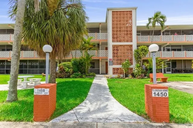 2-bedroom rental at 1450 NE 170th Street #305, North Miami Beach