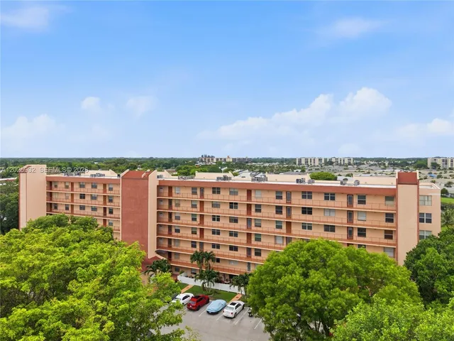 1-bedroom rental at 14623 Bonaire Boulevard #405, Delray Beach