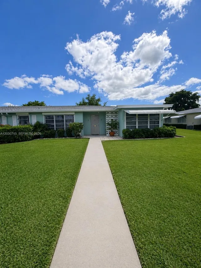 2-bedroom rental at 200 E High Point Court #E D, Delray Beach