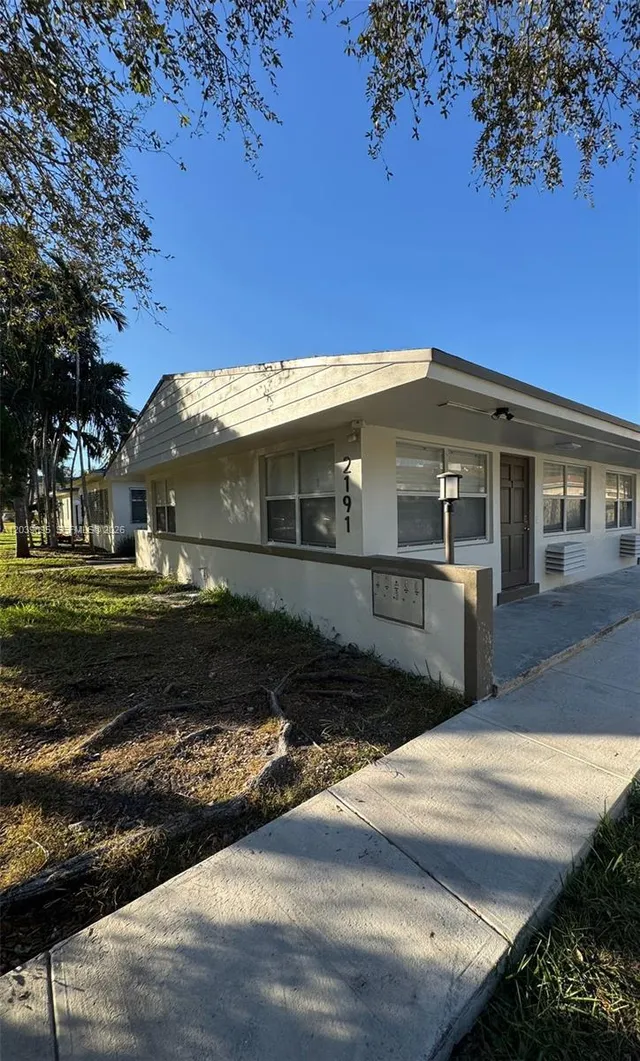 1-bedroom rental at 2191 NE 167th Street #1, North Miami Beach