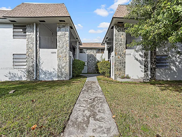 1-bedroom rental at 10305 SW 40th Street #0, Miami