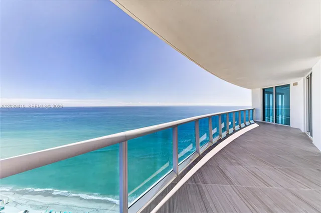 3-bedroom rental at 2711 S Ocean Drive #3102, Hollywood