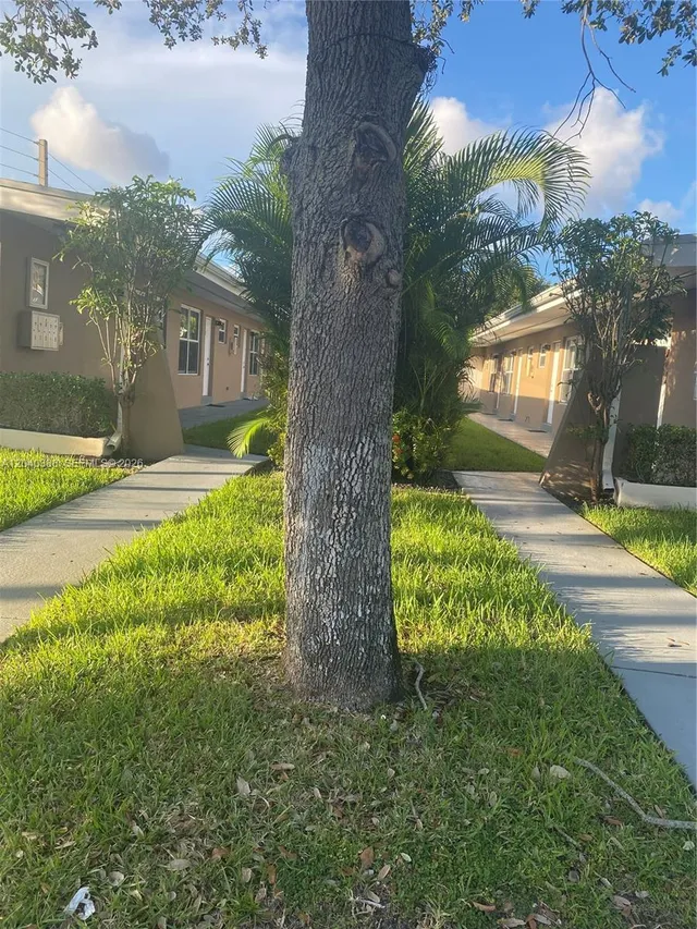 1-bedroom rental at 2011 NE 167th Street #9, North Miami Beach