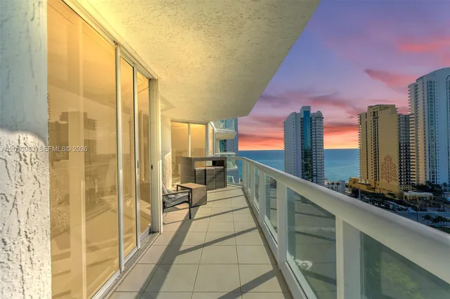 2-bedroom rental at 16400 Collins Avenue #1944, Sunny Isles Beach