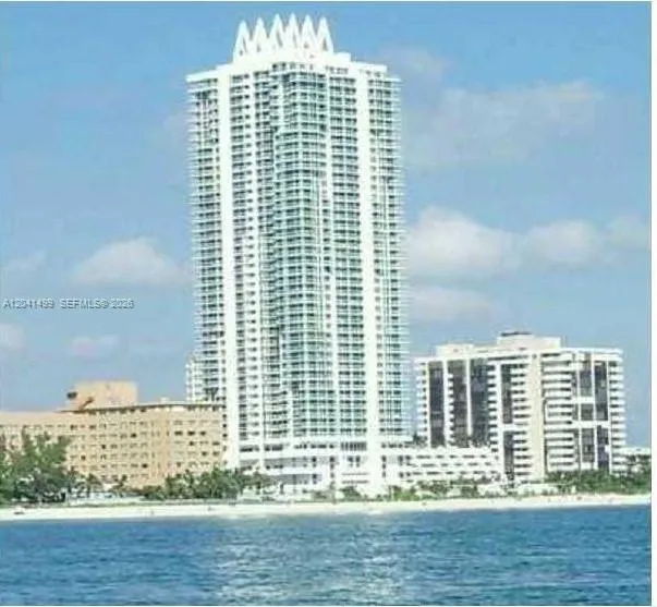 2-bedroom rental at 6365 Collins Avenue #1707, Miami Beach