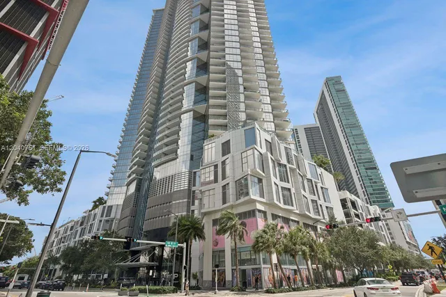 3-bedroom rental at 851 NE 1st Avenue #1711, Miami