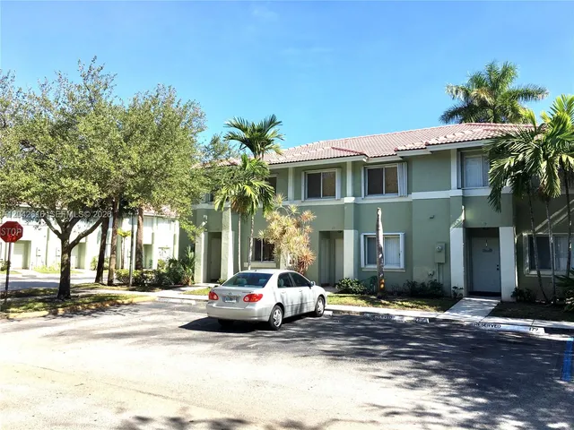 3-bedroom rental at 183 Hidden Ct Road #F33, Hollywood