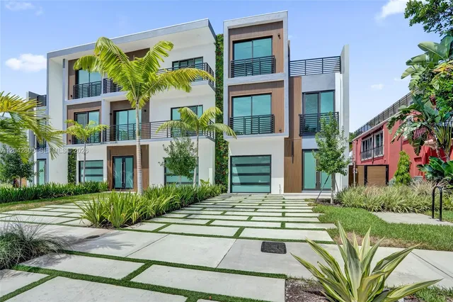 5-bedroom rental at 1825 NE 26th Avenue #1, Fort Lauderdale
