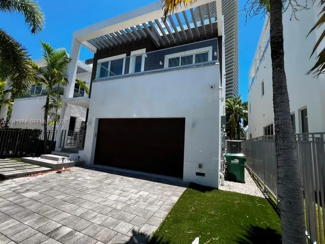 7-bedroom rental at 18975 Atlantic Boulevard #18975, Sunny Isles Beach