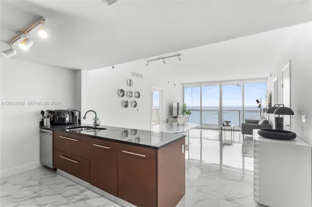 2-bedroom rental at 465 Brickell Avenue #5505, Miami