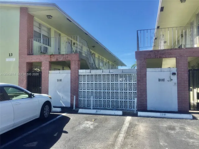 2-bedroom rental at 13 NE 2nd Avenue #104, Dania Beach