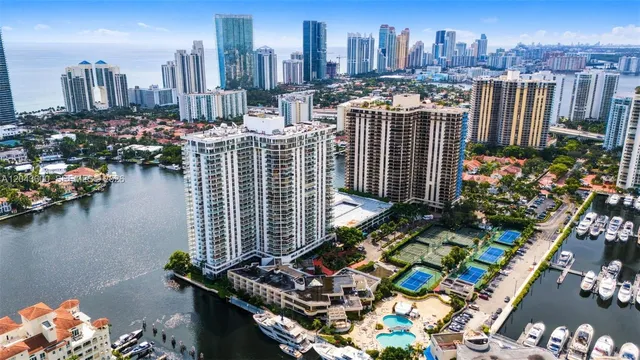 1-bedroom rental at 19707 Turnberry Way #23C, Aventura