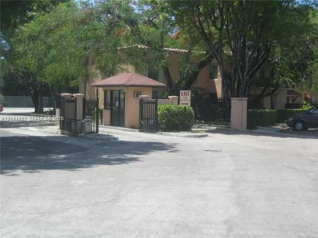 3-bedroom rental at 10794 N Kendall Drive #B22, Miami