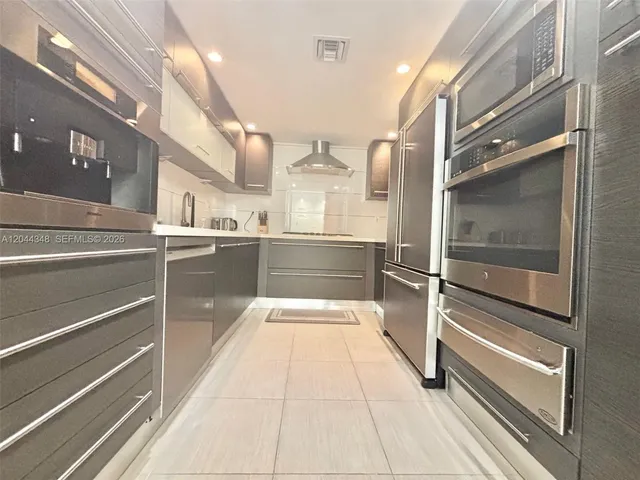 2-bedroom rental at 2030 S Ocean Drive #423, Hallandale Beach