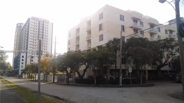 2-bedroom rental at 126 SW 17th Road #301, Miami