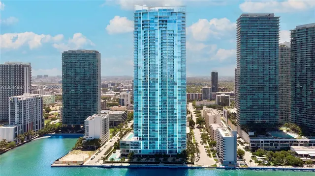 3-bedroom rental at 2900 NE 7th Avenue #4307, Miami