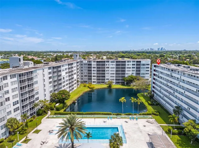 2-bedroom rental at 1780 NE 191st Street #1002, Miami