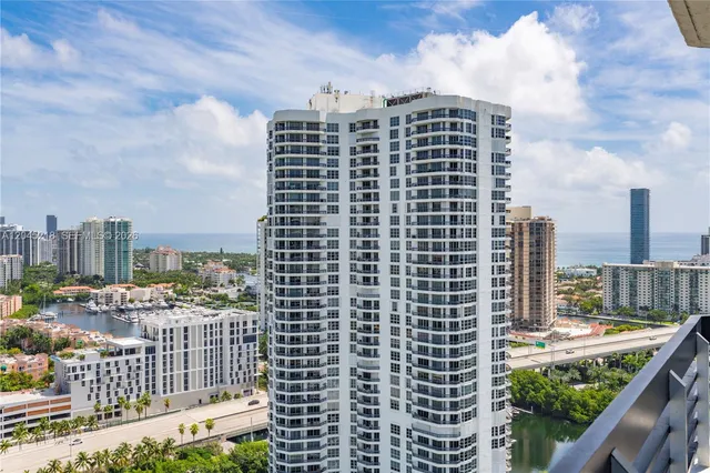 2-bedroom rental at 3530 Mystic Pointe Drive #3206, Aventura