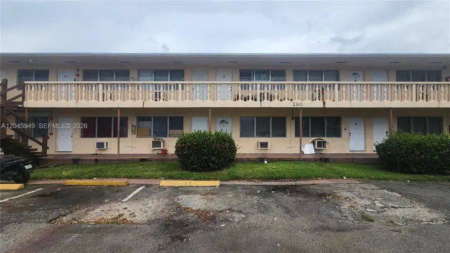 1-bedroom rental at 280 SW 11th Avenue #5, Hallandale Beach