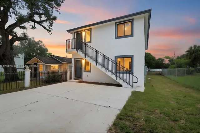 3-bedroom rental at 2729 NW 44 Street #2729, Miami