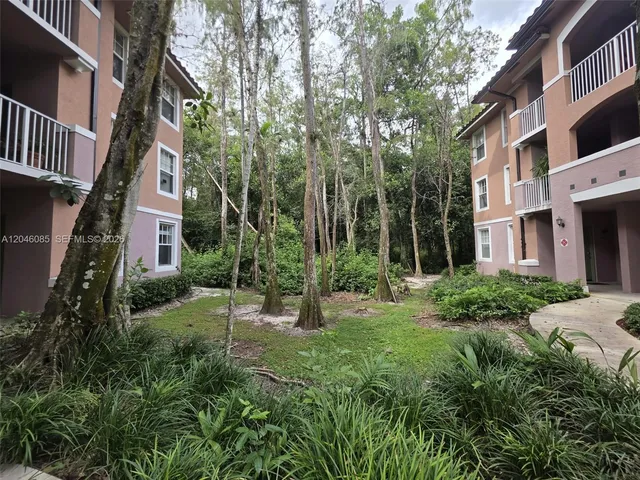1-bedroom rental at 6902 W Sample Road #6902, Coral Springs