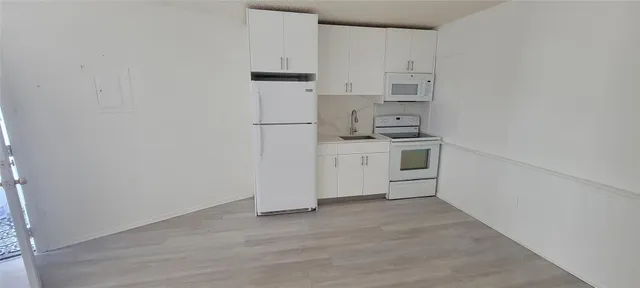1-bedroom rental at 2417 Hayes Street #1, Hollywood