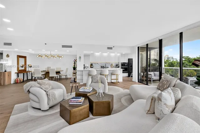 3-bedroom home at 20281 E Country Club Drive #407, Aventura