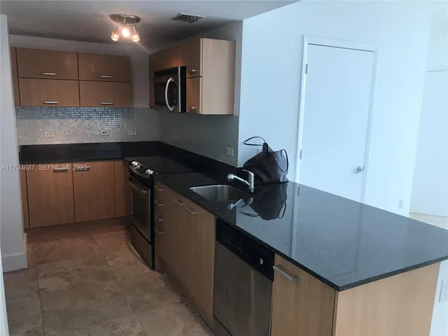 3-bedroom home at 350 S Miami Avenue #1704, Miami