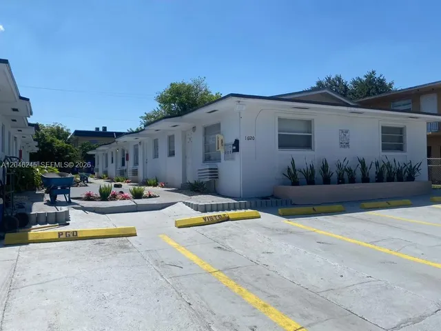 1-bedroom rental at 16120 NE 19th Place #3, North Miami Beach