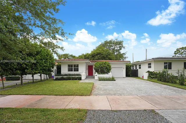 3-bedroom rental at 1556 Catalonia Avenue, Coral Gables