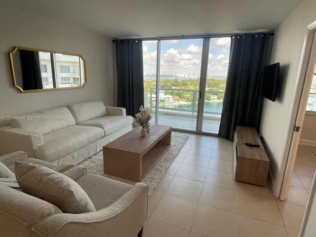 2-bedroom rental at 5151 Collins Avenue #1722, Miami Beach