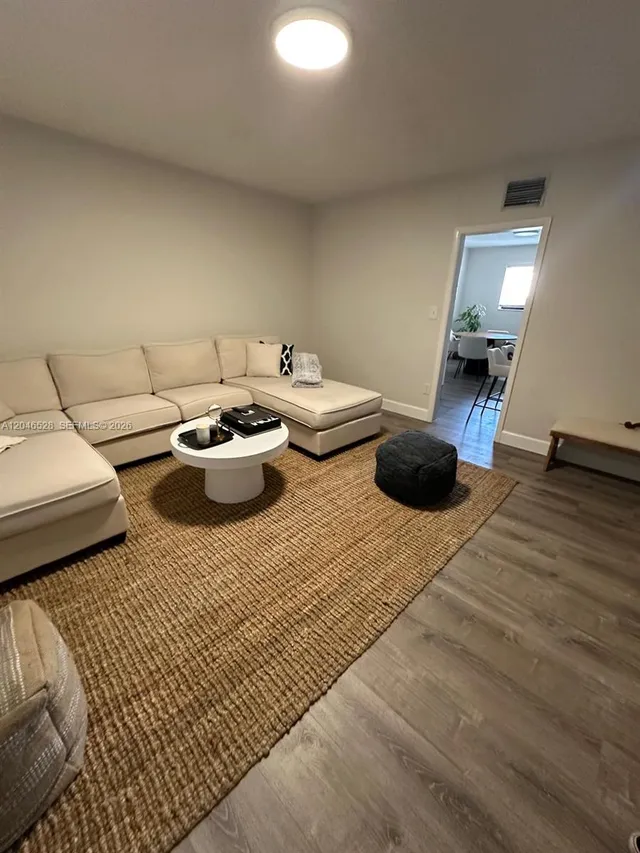 2-bedroom rental at 6805 SW 88th Street #18, Pinecrest