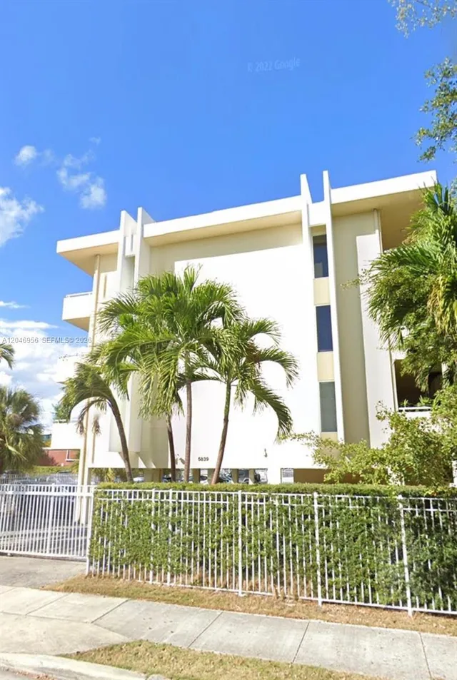 1-bedroom rental at 5839 SW 74th Terrace #104, South Miami