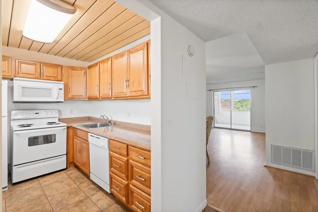 1-bedroom rental at 2515 NE 2nd Court #418, Boynton Beach