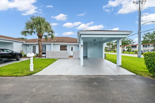 3-bedroom rental at 6673 Moonlit Drive, Delray Beach