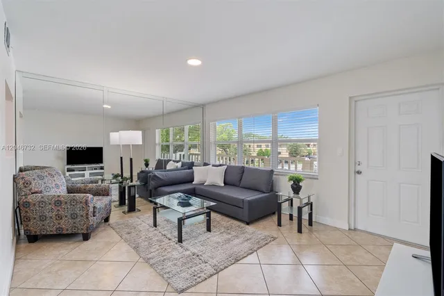 1-bedroom home at 9101 Sunrise Lakes Boulevard #202, Sunrise