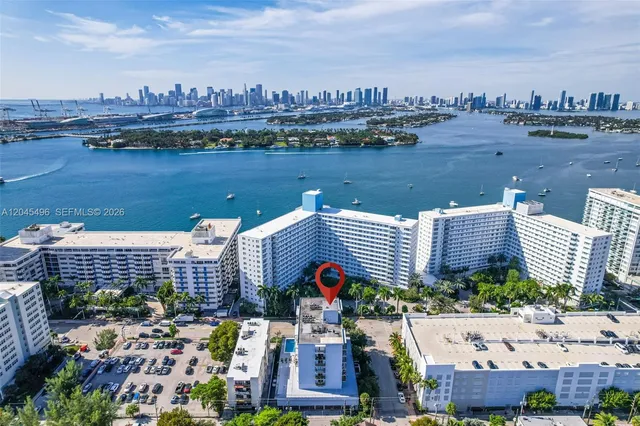 2-bedroom home at 899 W Ave 3m #3M, Miami Beach