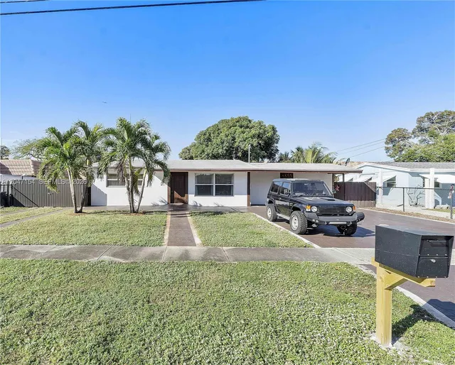 3-bedroom home at 1541 SW 52nd Avenue, Plantation