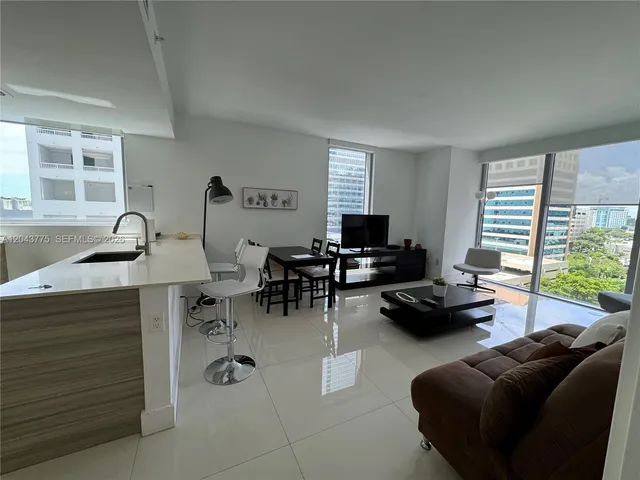 1-bedroom rental at 1300 Brickell Bay Drive #901, Miami