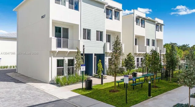 2-bedroom rental at 18155 SW 98th Avenue #Ava, Palmetto Bay