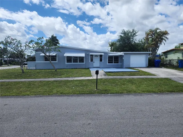 4-bedroom rental at 4100 SW 36th Street #0, West Park