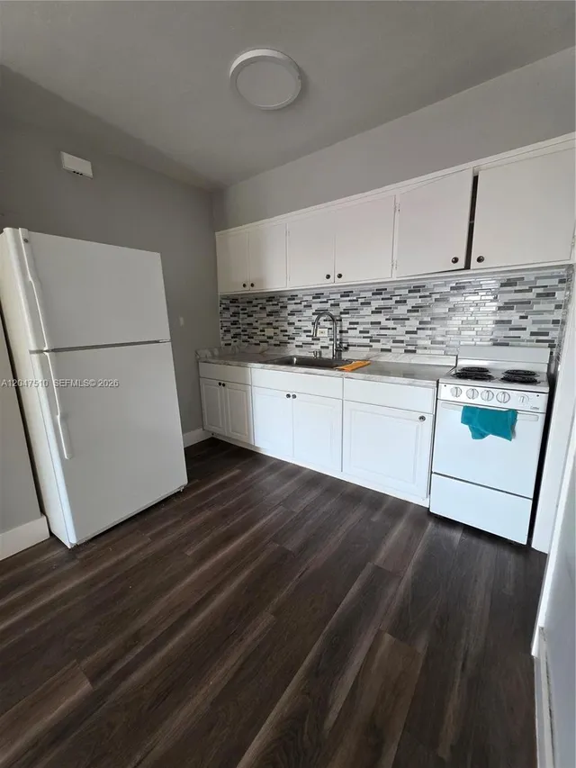 1-bedroom rental at 15 Esplanade Drive #B, Miami Springs