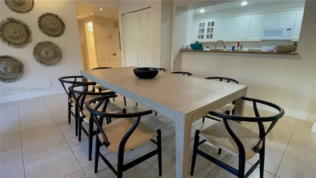 2-bedroom rental at 151 Crandon Blvd 236 #236, Key Biscayne